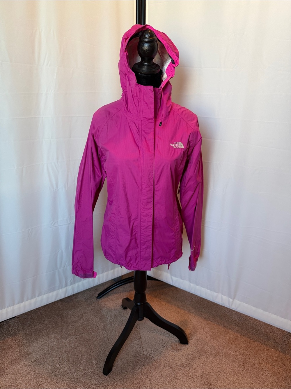 The North Face HyVent Women's Fuchsia Hooded Rain Jacket/Windbreaker